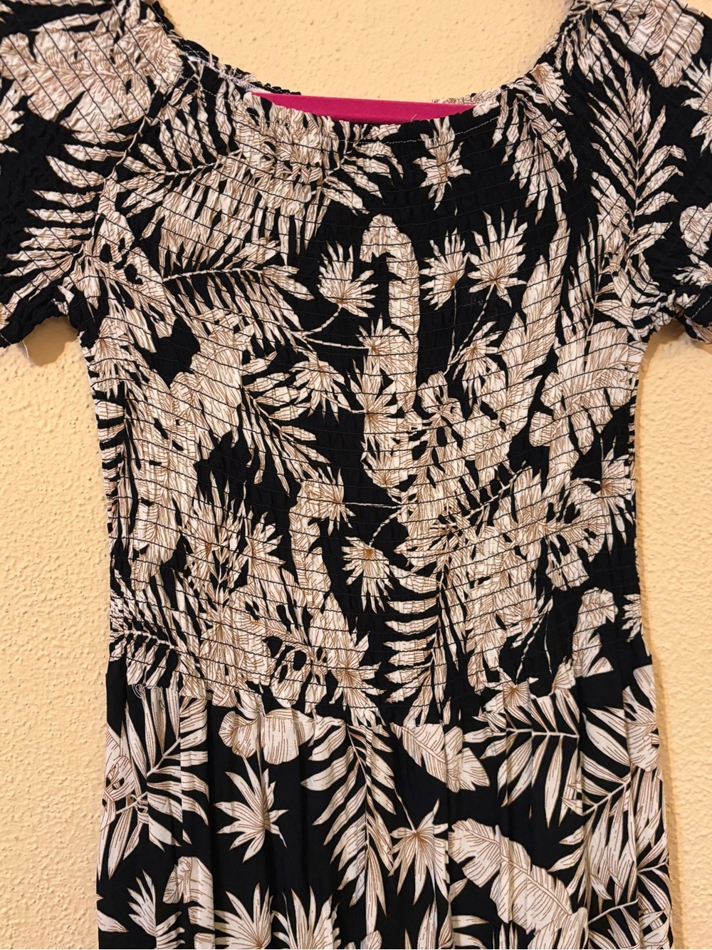 Black & Cream Tropical Leaf Smocked Maxi Dress Size M